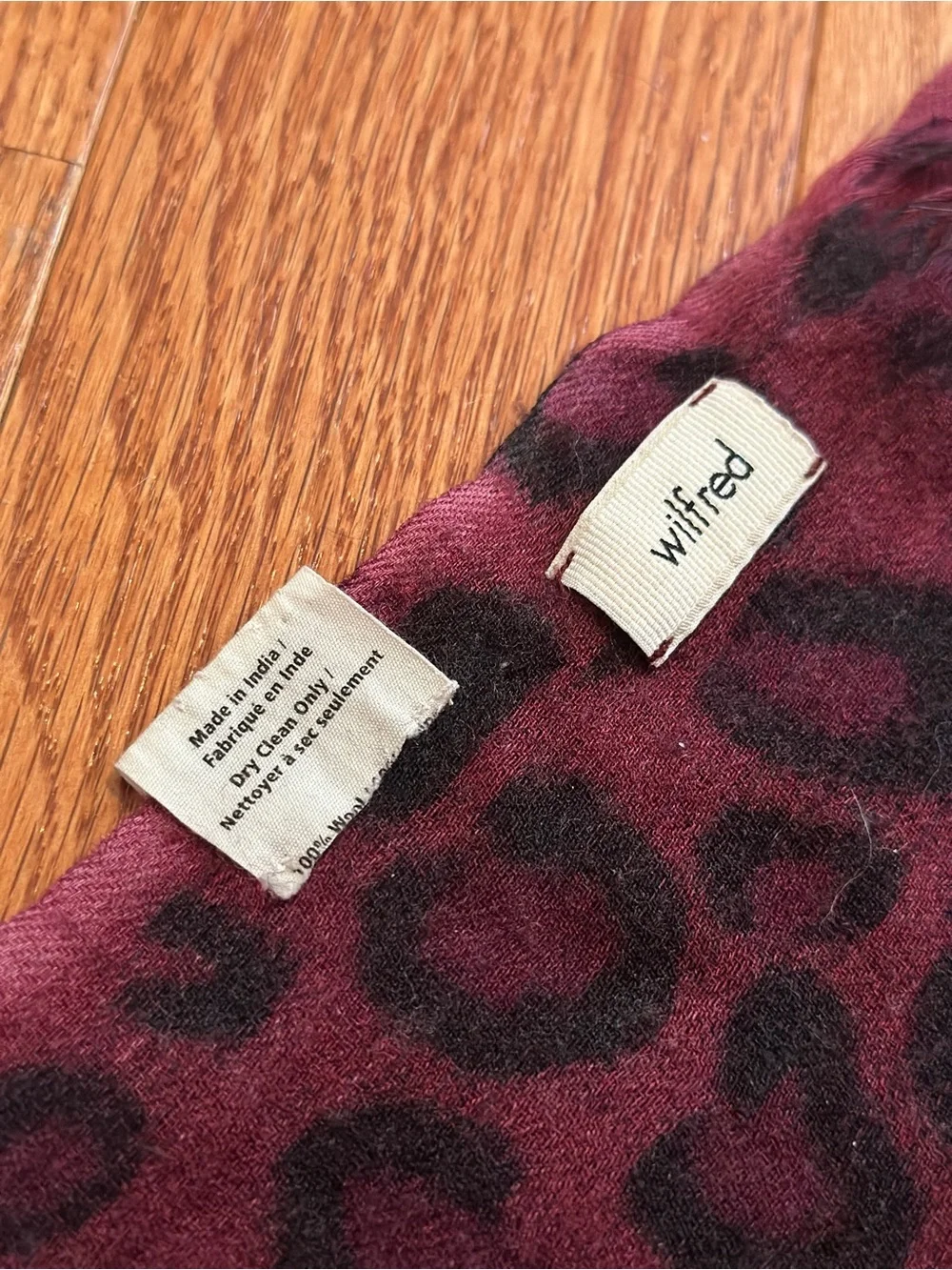 Wilfred Aritzia Burgundy Black Leopard Print Wool Scarf Fringe One Size